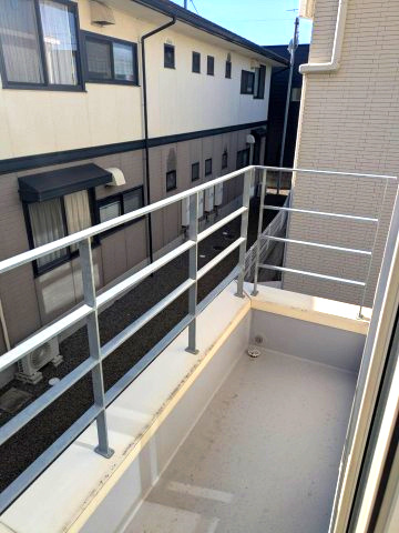 北土居の中古戸建　松山市北土居のバルコニー|バルコニーの柵をフェンスにしてみました
