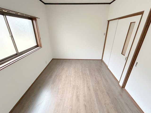 ハウス壱分町の洋室
