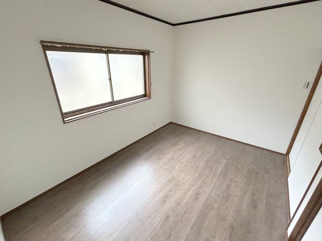 ハウス壱分町の洋室