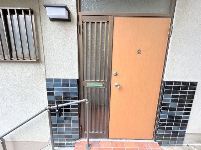 ハウス壱分町の玄関