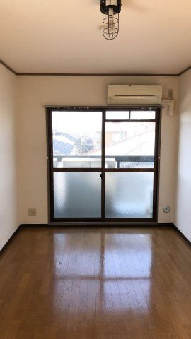 バ－クレイコ－ポの居間・リビング|イメージになります。