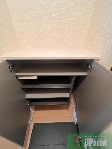 寄京南ハイツの収納