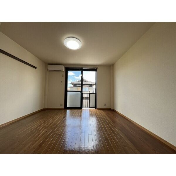 ブリリアンスKAWASHIMA の居間・リビング