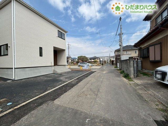 鴻巣市箕田第9　新築戸建　クレイドル01の前面道路含む現地写真