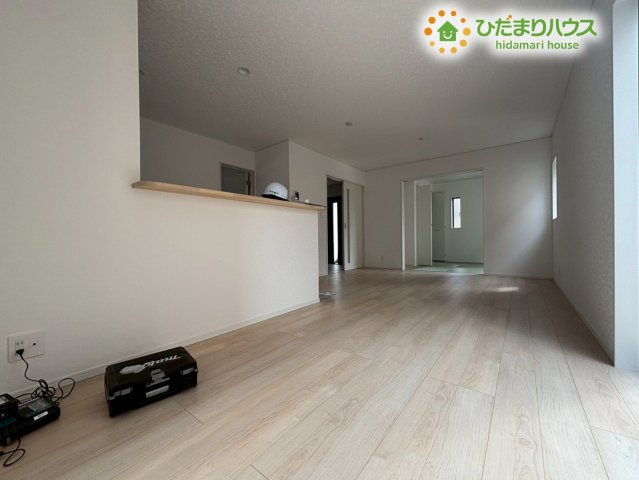鴻巣市箕田第9　新築戸建　クレイドル01の居間・リビング