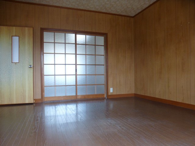 井上ハイツの居間・リビング