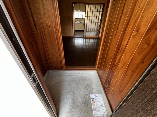 井上ハイツの玄関