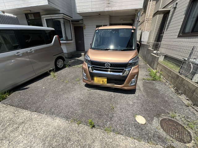 井上ハイツの駐車場