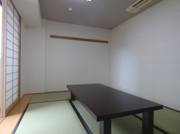 【その他共用部分】 | 【和室】バルコニー付きの明るい和室です！シンプルなつくりで、様々な用途での使用が可能です！