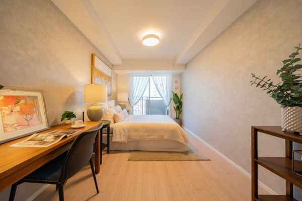 【洋室】 | 【洋室】約8.0帖の洋室☆ダブルベットを置いても十分な広さです◎WIC完備！