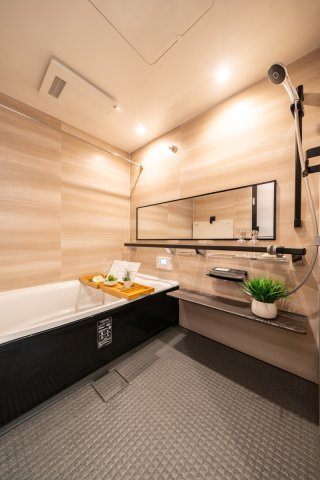 【浴室】 | 【浴室】浴室暖房乾燥機付きで、寒い日の入浴や雨の日のお洗濯にも重宝！カビ防止にも！！