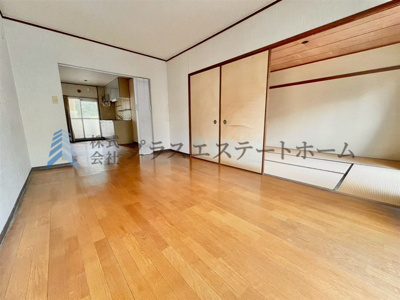 【居間・リビング】 | 須磨一ノ谷グリーンハイツH棟 | 12.5帖のLDK♪隣の和室も使い勝手良好です♪