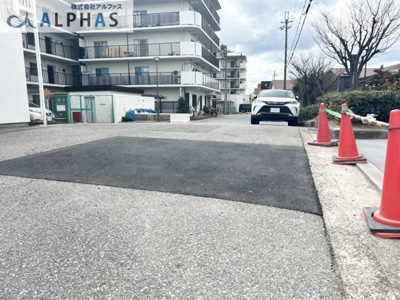 【前面道路含む現地写真】 | 明石市大久保町西島　新築戸建 | ◆あたたかい光と心地よい風が入り込む空間でゆったりとお過ごしくださいませ♪