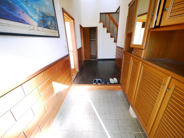 大網白里市北今泉　中古戸建の玄関|白里海岸まで徒歩約12分敷地約69坪 5LDK対面式システムキッチン並列2台可能自然豊かな静かな環境