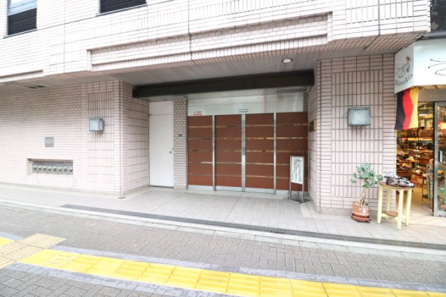 【エントランス】