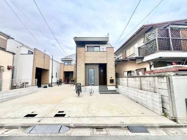 世田谷区桜1丁目  中古戸建の外観|2026.03.02撮影

現地ご見学希望・資料請求などお気軽にお問い合わせ下さい！
03-5990-5201