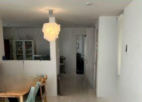 世田谷区桜1丁目  中古戸建の居間・リビング|現地ご見学希望・資料請求などお気軽にお問い合わせ下さい！
03-5990-5201