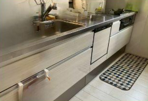 世田谷区桜1丁目  中古戸建のキッチン|現地ご見学希望・資料請求などお気軽にお問い合わせ下さい！
03-5990-5201