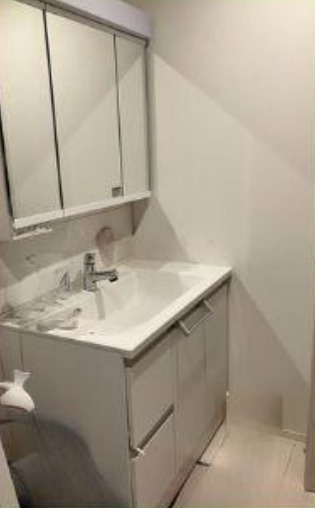 世田谷区桜1丁目  中古戸建の独立洗面台|現地ご見学希望・資料請求などお気軽にお問い合わせ下さい！
03-5990-5201