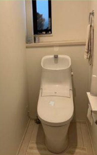 世田谷区桜1丁目  中古戸建のトイレ|現地ご見学希望・資料請求などお気軽にお問い合わせ下さい！
03-5990-5201