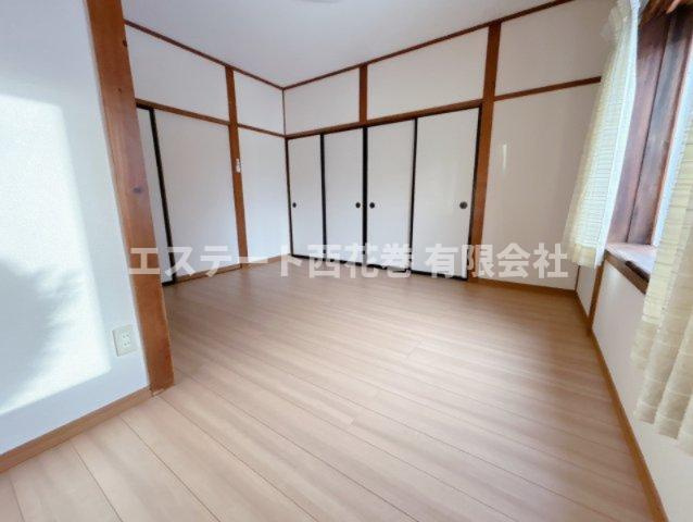 西大通り1丁目　伊藤貸家の洋室|北側洋室
