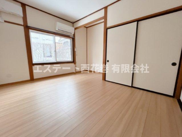 西大通り1丁目　伊藤貸家の洋室|南側7帖エアコン付き