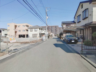 【前面道路含む現地写真】 | 前面道路　公道　幅員６．０ｍ