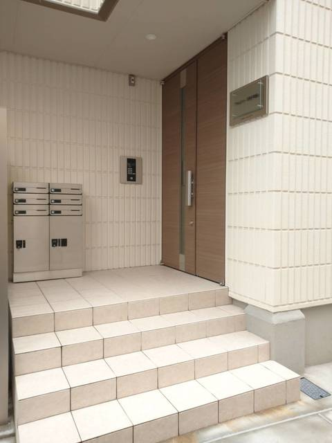 プラムツリー目黒不動前のエントランス