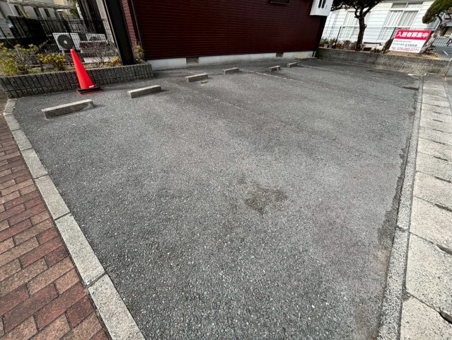 御立パレスの駐車場