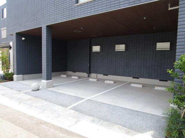 ＡｎｇｅＢ　アンジュビーの駐車場|★敷地内駐車場★