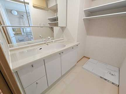 ライオンズマンション舟入本町の独立洗面台