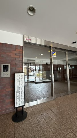 コスモ川口朝日町のエントランス|落ち着いたエントランスです