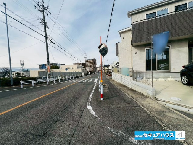 みよし市西陣取山　全2棟の前面道路含む現地写真|事前予約にて現地ご見学いただけます！お気軽にお問い合わせください♪
■株式会社　セキュアハウス■
住宅ローンに強く、知識、経験豊富なスタッフ在籍
お客様に寄り添い、ご成約後もサポート致します　　　　　