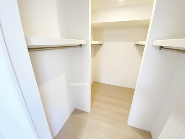 メゾンアイリス ココアの収納|たっぷり収納のウォークインクローゼット！