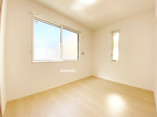 メゾンアイリス ココアの寝室|角部屋2面採光です☆