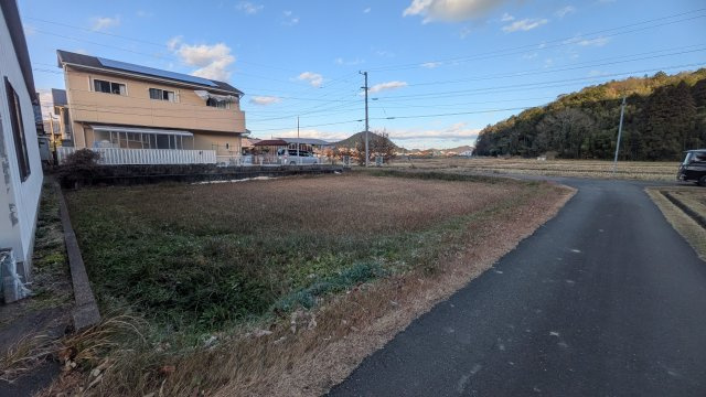 土地　太郎丸中島の前面道路含む現地写真