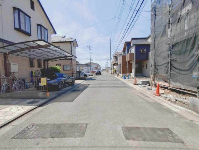 【前面道路含む現地写真】 | 川越市藤原町　新築戸建て　全5棟 | 前面道路　公道　幅員６．０ｍ