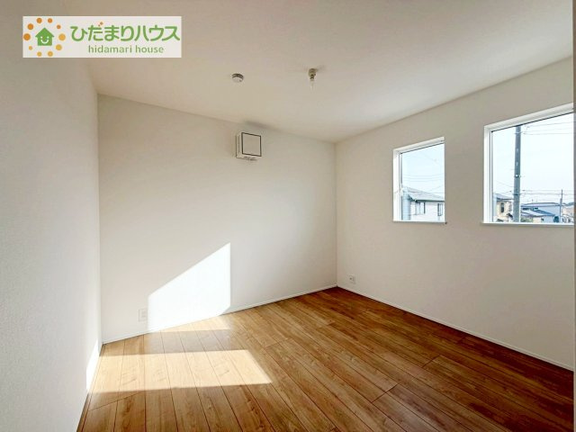 【洋室】 | 取手市青柳第3期　新築戸建　7号棟 | お掃除しやすく、清潔感を保てるのでダニも発生しにくいフローリング♪