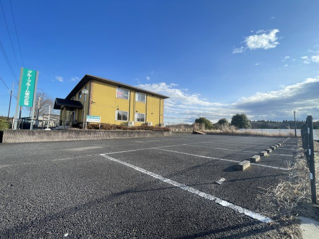 想定年間賃料858万　想定利回り13.2％　S造の駐車場