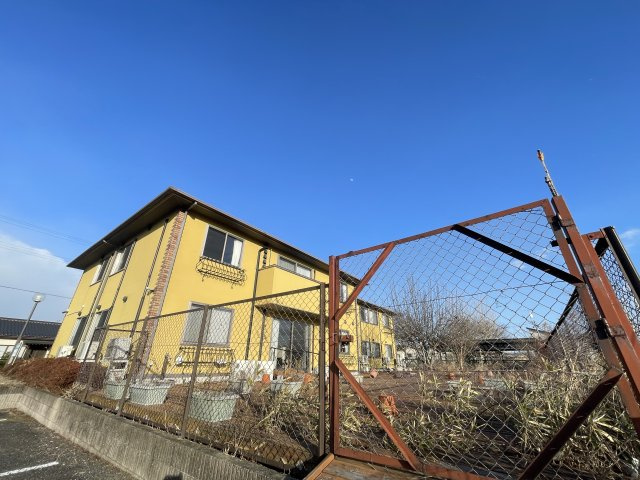 想定年間賃料858万　想定利回り13.2％　S造の外観