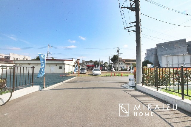 【前面道路含む現地写真】 | 平日・休日問わず、いつでもご見学が出来ます◎
実際に見て触れて感じ安心のお住まい探しをご体験下さい♪