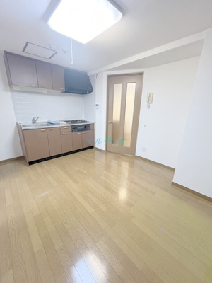 【居間・リビング】 | ペリグリンアパートメント | 洋室