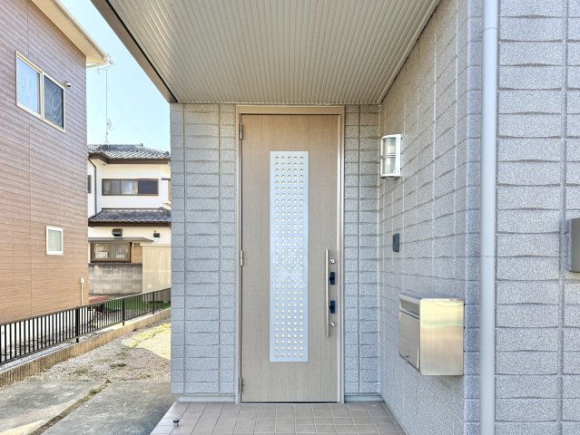 【中古戸建】邑楽郡大泉町大字吉田の玄関|■玄関