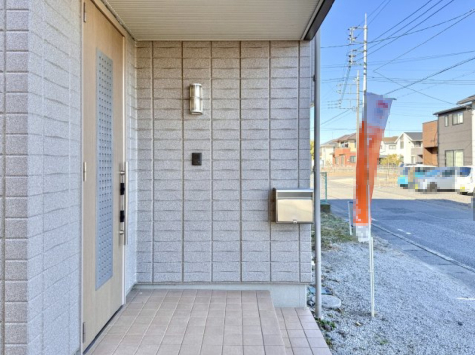 【中古戸建】邑楽郡大泉町大字吉田の玄関|■玄関