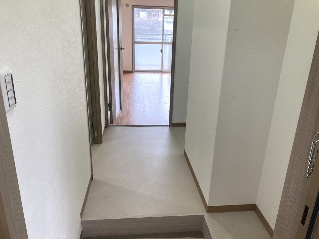 神戸市北区鈴蘭台北町４丁目の賃貸マンションの玄関|玄関から綺麗です