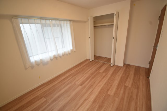 エスポワール吉塚の洋室