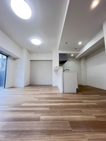 大阪市都島区中野町３丁目の賃貸マンションの居間・リビング