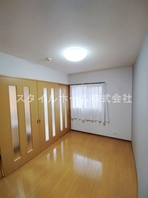 【洋室】 | エスポワール・Ⅱ | 個人の部屋や寝室として使える洋室です