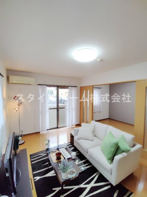 【居間・リビング】 | エスポワール・Ⅱ | リビングです