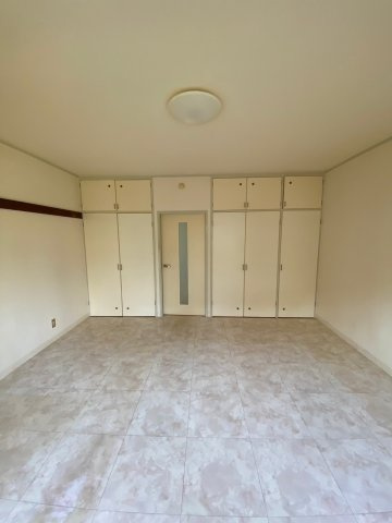 サニーハイツKの洋室